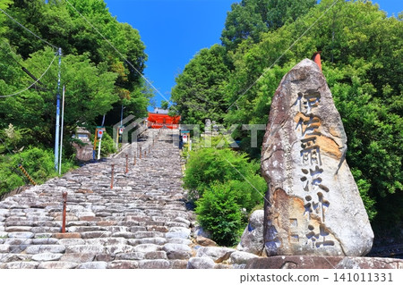 [Ehime Prefecture] The magnificent Isaniwa Shrine (one of Japan's three great Hachiman-style shrines) 141011331