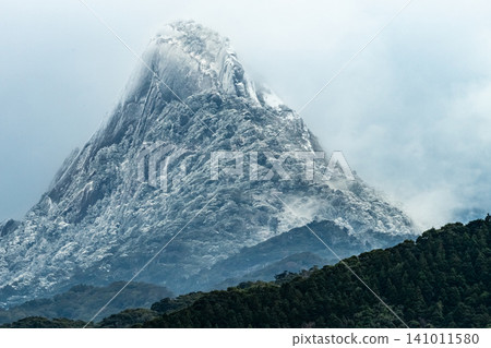 Winter on Yakushima Island: Mount Nanagodake, resembling the Matterhorn Winter on Yakushima Island: Mount Nanagodake, resembling the Matterhorn 141011580