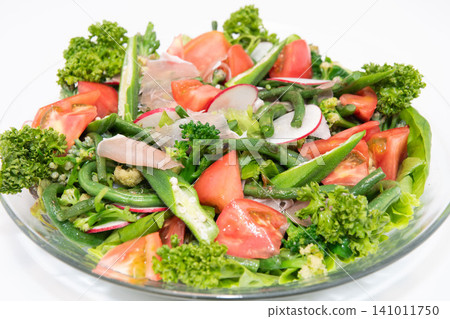 Heavy salad 141011750