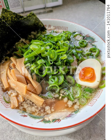 京都九條蔥、豬背油、醬油拉麵 京都九條蔥、豬背油、醬油拉麵 141011764