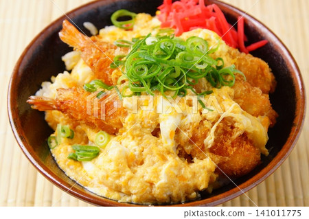 Shrimp rice with bonito 141011775