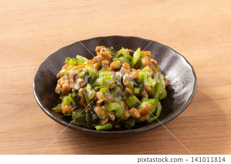 Wasabi stems, Nozawana pickles and kelp, mixed with natto. 141011814