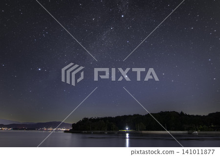 秋日星空:天鵝座落於瀨戶內海之上 秋日星空:天鵝座落於瀨戶內海之上 141011877