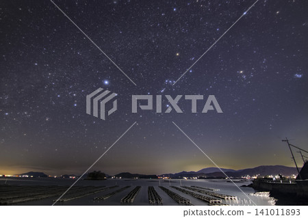 瀨戶內海上空的秋日星空:獵戶座和金牛座 瀨戶內海上空的秋日星空:獵戶座和金牛座 141011893