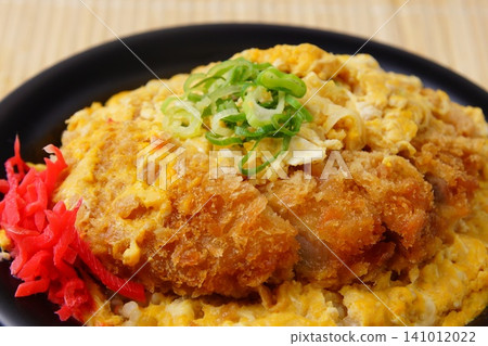 Pork loin cutlet rice bowl bento Pork loin cutlet rice bowl bento 141012022