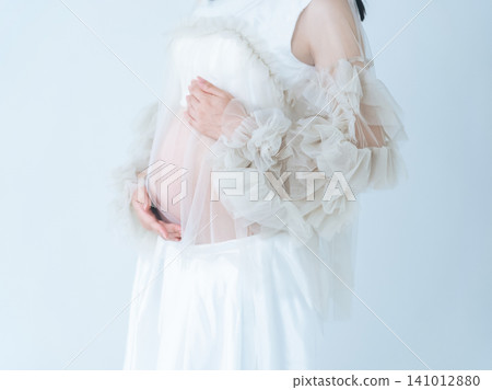 孕婦照。孕婦、懷孕、分娩、孕婦裝、紀念照、準備懷孕、媽媽、肚子、攝影工作室。 141012880