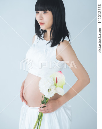 Maternity photos. Pregnant women, pregnancy, maternity dresses, commemorative photos, trying to conceive, mom, childbirth, belly, photo studio. 141012888