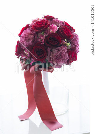 Red rose bouquet 141013502