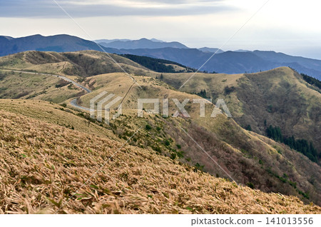The ridgeline of the Izu Mountain Ridge Trail as seen from the summit of Mt. Daruma on the Izu Peninsula. The ridgeline of the Izu Mountain Ridge Trail as seen from the summit of Mt. Daruma on the Izu Peninsula. 141013556