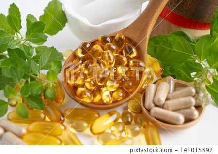 Fish oil vitamin with EPA and DHA,Alternative medicine herbal organic capsule with vitamin E omega 3. Fish oil vitamin with EPA and DHA,Alternative medicine herbal organic capsule with vitamin E omega 3. 141015392