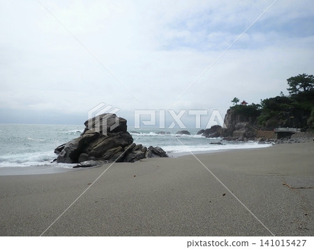 Katsurahama Beach and Ryuo Cape after the typhoon. Katsurahama Beach and Ryuo Cape after the typhoon. 141015427