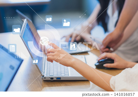 Business scenarios, data sharing and digital workflows, cloud computing, DX, digital network imagery Business scenarios, data sharing and digital workflows, cloud computing, DX, digital network imagery 141016857