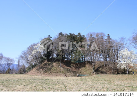 從埼玉縣大里郡寄居町眺望八形城遺址。 從埼玉縣大里郡寄居町眺望八形城遺址。 141017114