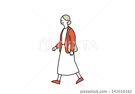 一位老婦人肩上背著包包走路。 一位老婦人肩上背著包包走路。 141018182
