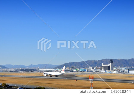 從空中花園眺望伊丹機場跑道 從空中花園眺望伊丹機場跑道 141018244