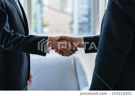 握手的商人 握手的商人 141018301