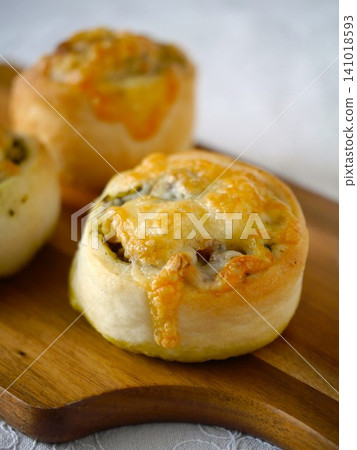 Perilla leaf and cheese bread Perilla leaf and cheese bread 141018593