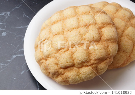 Delicious melonpan Delicious melonpan 141018923