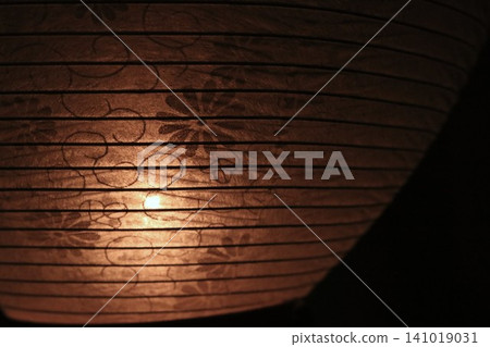 The light of white lanterns for the first Obon festival 141019031