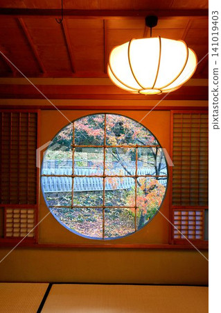 Autumn leaves in the shoin (study room) and round window 141019403