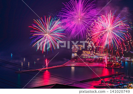[Shizuoka Prefecture] Atami's million-dollar night view and seaside fireworks festival 141020749