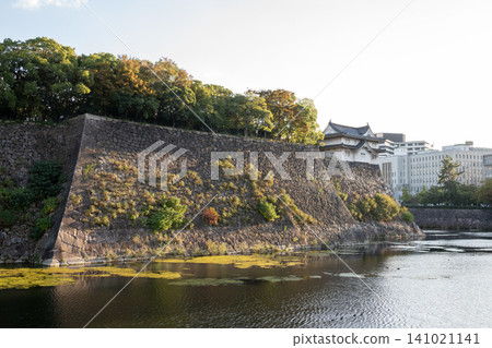 大阪城：西之丸石牆與現存幹樓 141021141