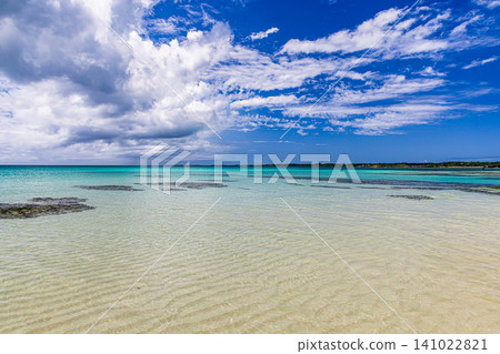 Scenery of Miyakojima sandy beach Scenery of Miyakojima sandy beach 141022821
