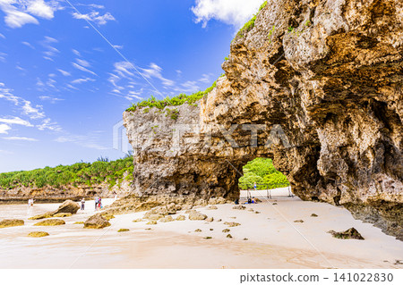 Scenery of Miyakojima sandy beach Scenery of Miyakojima sandy beach 141022830