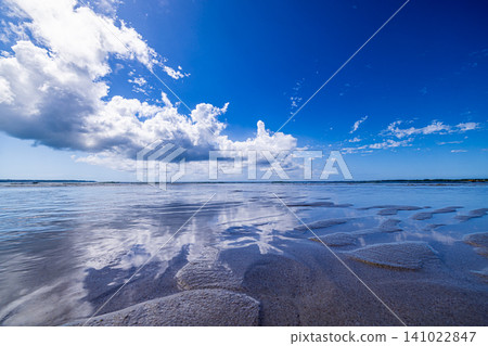 Scenery of Miyakojima sandy beach Scenery of Miyakojima sandy beach 141022847