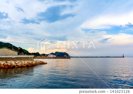[Kagawa] Summer on Shodoshima Island: The Seto Inland Sea viewed from Fukuda Port in the evening. 141023126