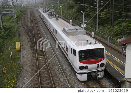 [Large logo, no driver visible, etc.] JR Esashi Line inspection of KiYa E193 series "East i-D" 141023619