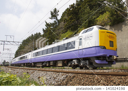 JR江之島線與津輕海峽線的特快列車（現由第三方公司營運）：485系、789系 141024198