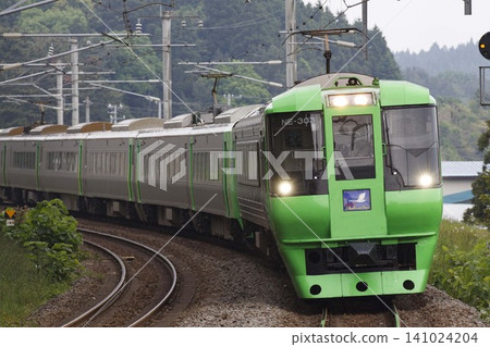 JR江之島線與津輕海峽線的特快列車(現由第三方公司營運):485系、789系 JR江之島線與津輕海峽線的特快列車(現由第三方公司營運):485系、789系 141024204