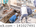 Seismic reinforcement work on combined sewer pipes (rehabilitation method), public sewer construction for public manholes and sewer pipes, excavation of buried objects, manual labor, shovel, ceramic pipes, aging. 141027491