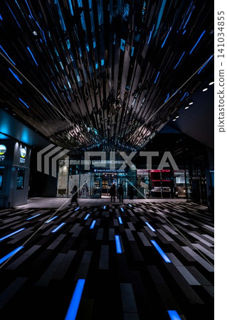 The entrance to Shibuya Scramble Square is a cyberpunk space. The entrance to Shibuya Scramble Square is a cyberpunk space. 141034855