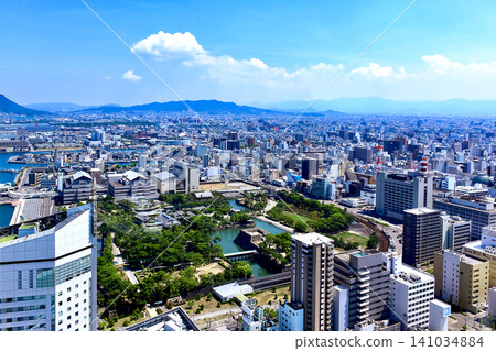 【香川】高鬆的夏天:從高松標誌塔的觀景台上眺望城市景色 【香川】高鬆的夏天:從高松標誌塔的觀景台上眺望城市景色 141034884