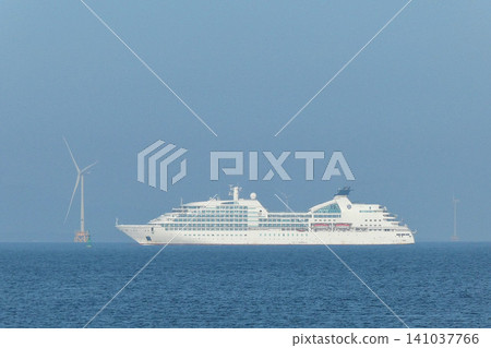 cruise ship, shimonoseki, hibikinada 141037766