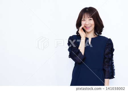 悄悄話的女士 141038002