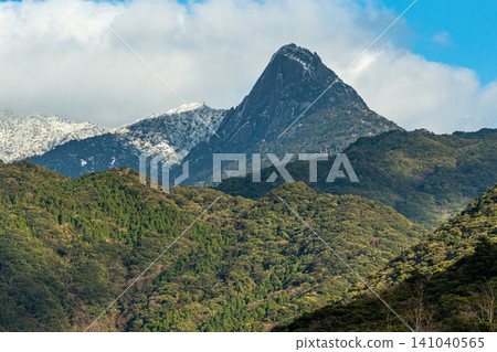屋久島的七子山，冬天看起來很像馬特洪峰。 141040565