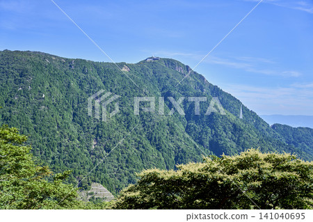Mount Kamagatake, the "Matterhorn of Suzuka," enters its climbing season. Mount Kamagatake, the "Matterhorn of Suzuka," enters its climbing season. 141040695