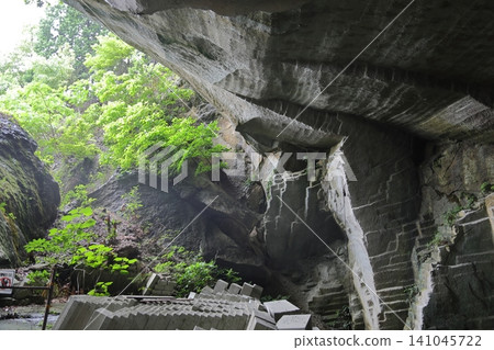 ◇Yunotsu "Fukumitsu Stone Quarry" / Yunotsu-cho, Oda City, Shimane Prefecture ◇Yunotsu "Fukumitsu Stone Quarry" / Yunotsu-cho, Oda City, Shimane Prefecture 141045722