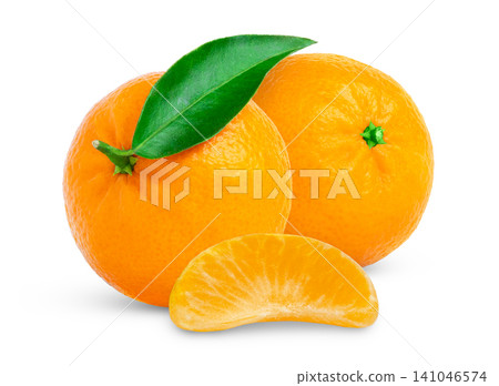 Fresh clementine, tangerine or mandarin with green leaf and slice of clementine isolated, clipping path. 141046574