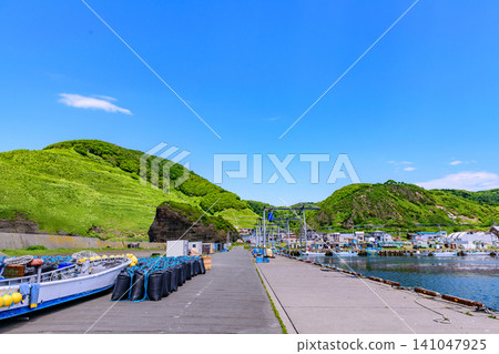 大山府漁港,位於北海道東部釧路市的一個小型漁港 大山府漁港,位於北海道東部釧路市的一個小型漁港 141047925