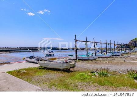 Oshamapu Fishing Port, a small fishing port in Kushiro, eastern Hokkaido Oshamapu Fishing Port, a small fishing port in Kushiro, eastern Hokkaido 141047937