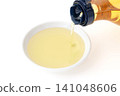 Raw oil 141048606