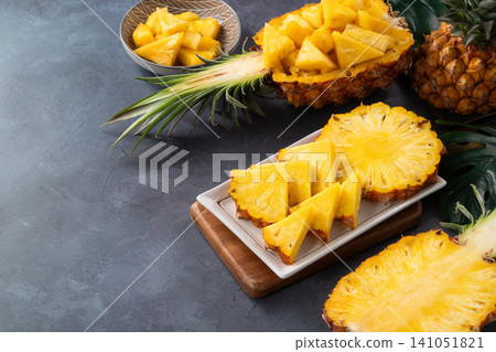鳳梨 水果 熱帶 葉子 切片 fresh pineapple fruit パイナップル 鳳梨 水果 熱帶 葉子 切片 fresh pineapple fruit パイナップル 141051821