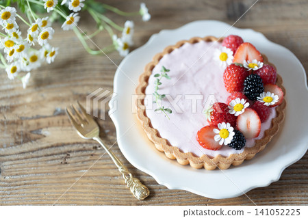 Cute strawberry tart Cute strawberry tart 141052225