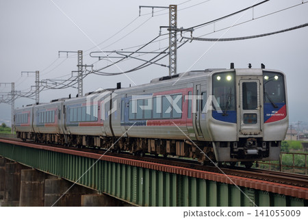 N2000 series Limited Express Uwajima No. 4 running on the Yosan Line N2000 series Limited Express Uwajima No. 4 running on the Yosan Line 141055009