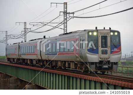N2000 series Limited Express Uwajima No. 2 running on the Yosan Line N2000 series Limited Express Uwajima No. 2 running on the Yosan Line 141055019