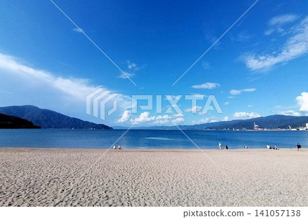 從風景優美的基希松樹林眺望敦賀灣 從風景優美的基希松樹林眺望敦賀灣 141057138